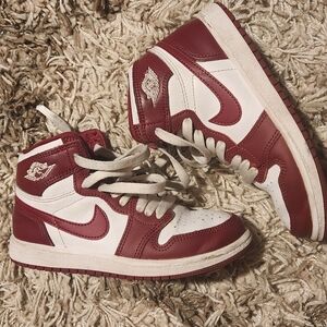 RETRO JORDAN Burgundy and White High-Tops